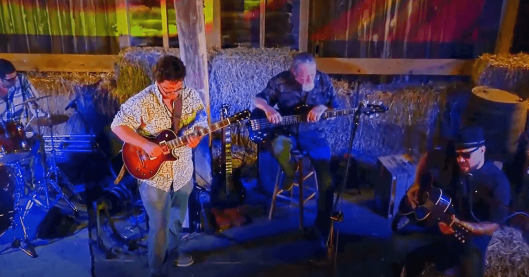 article: "Six String Journey" | Huss & Dalton