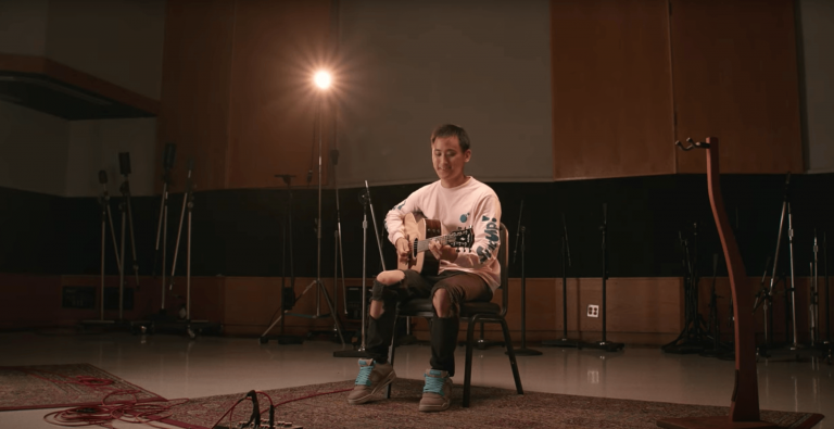 article: Small Bodies, Big Appeal | Taylor Guitars