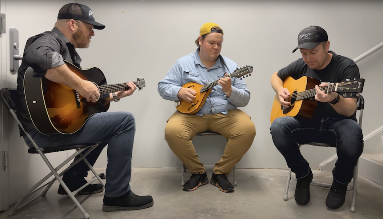 article: "Forked Deer" | Collings Guitars