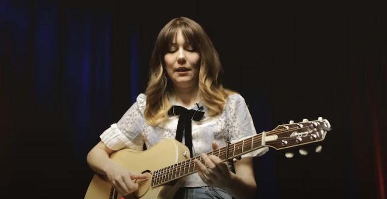 Molly Tuttle on the AEG-1 | L.R. Baggs